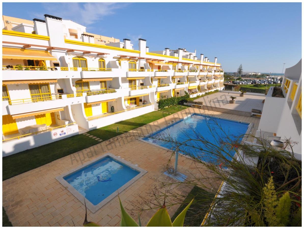 Apartamentos Capitolina Quarteira Kültér fotó