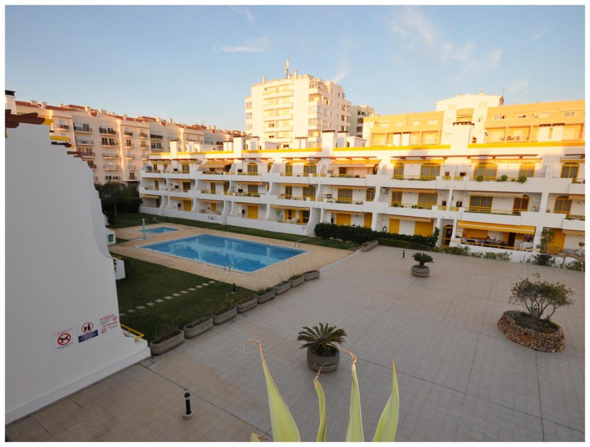Apartamentos Capitolina Quarteira Kültér fotó